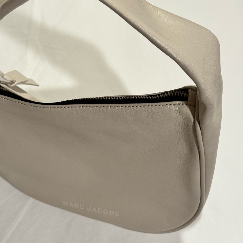 Marc Jacobs Off-White Leather Hobo Bag
